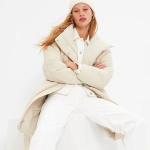 GAP women’s duvet wrap puffer coat size small